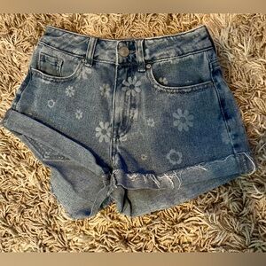 Women’s PacSun Flower Printed Denim Shorts Mom Shorts Size 22 Excellent Used Con